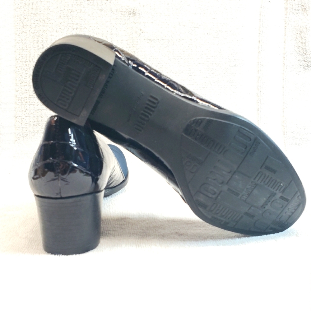 MUNRO Block Heel - Picture 4 of 6